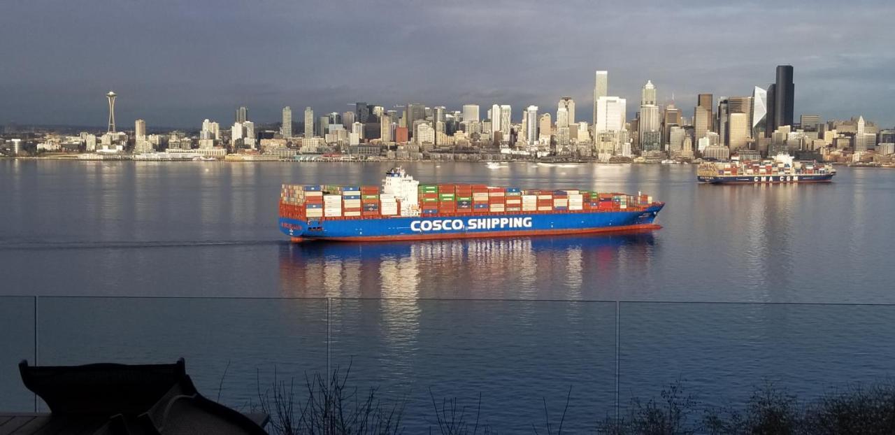 180 Degree, Unobstructed Bluff View! Daire Seattle Dış mekan fotoğraf