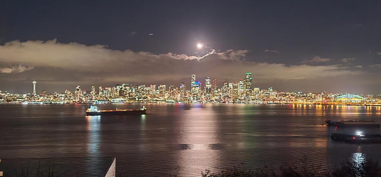 180 Degree, Unobstructed Bluff View! Daire Seattle Dış mekan fotoğraf